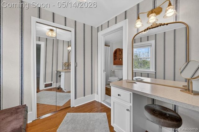 12409 N Fenton Road, Fenton, MI 48430