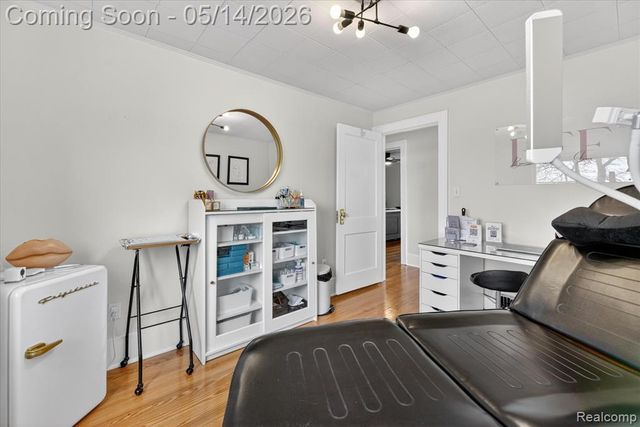 12409 N Fenton Road, Fenton, MI 48430