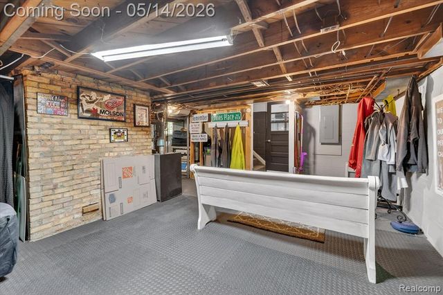 12409 N Fenton Road, Fenton, MI 48430