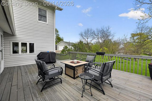 12409 N Fenton Road, Fenton, MI 48430