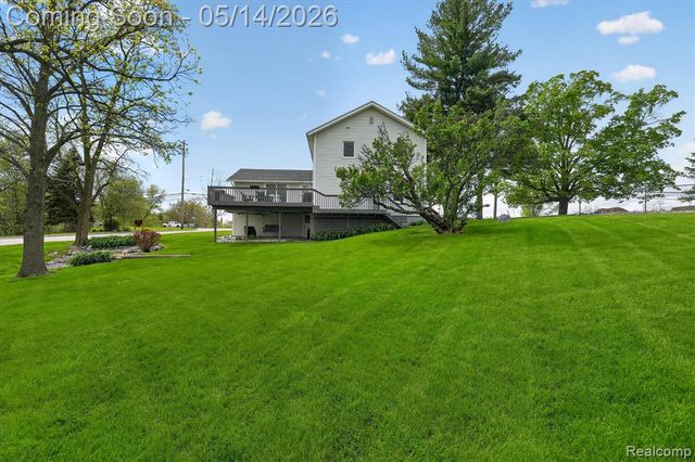 12409 N Fenton Road, Fenton, MI 48430