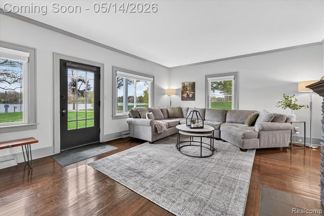 12409 N Fenton Road, Fenton, MI 48430