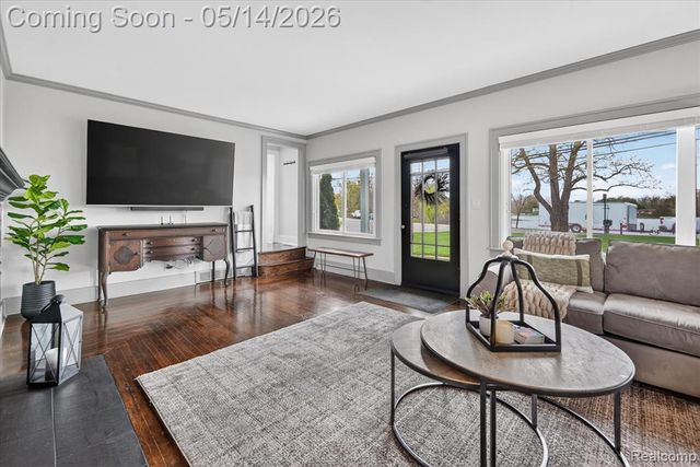 12409 N Fenton Road, Fenton, MI 48430