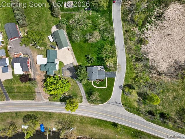 12409 N Fenton Road, Fenton, MI 48430