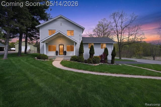 12409 N Fenton Road, Fenton, MI 48430