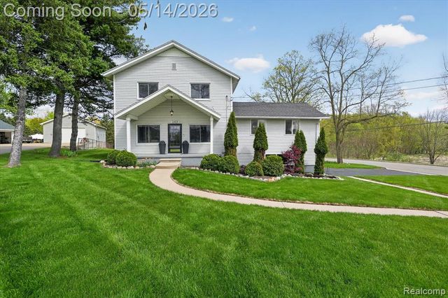 12409 N Fenton Road, Fenton, MI 48430