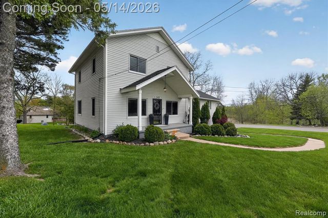 12409 N Fenton Road, Fenton, MI 48430