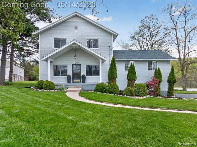 12409 N Fenton Road, Fenton, MI 48430