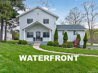12409 N Fenton Road, Fenton, MI 48430