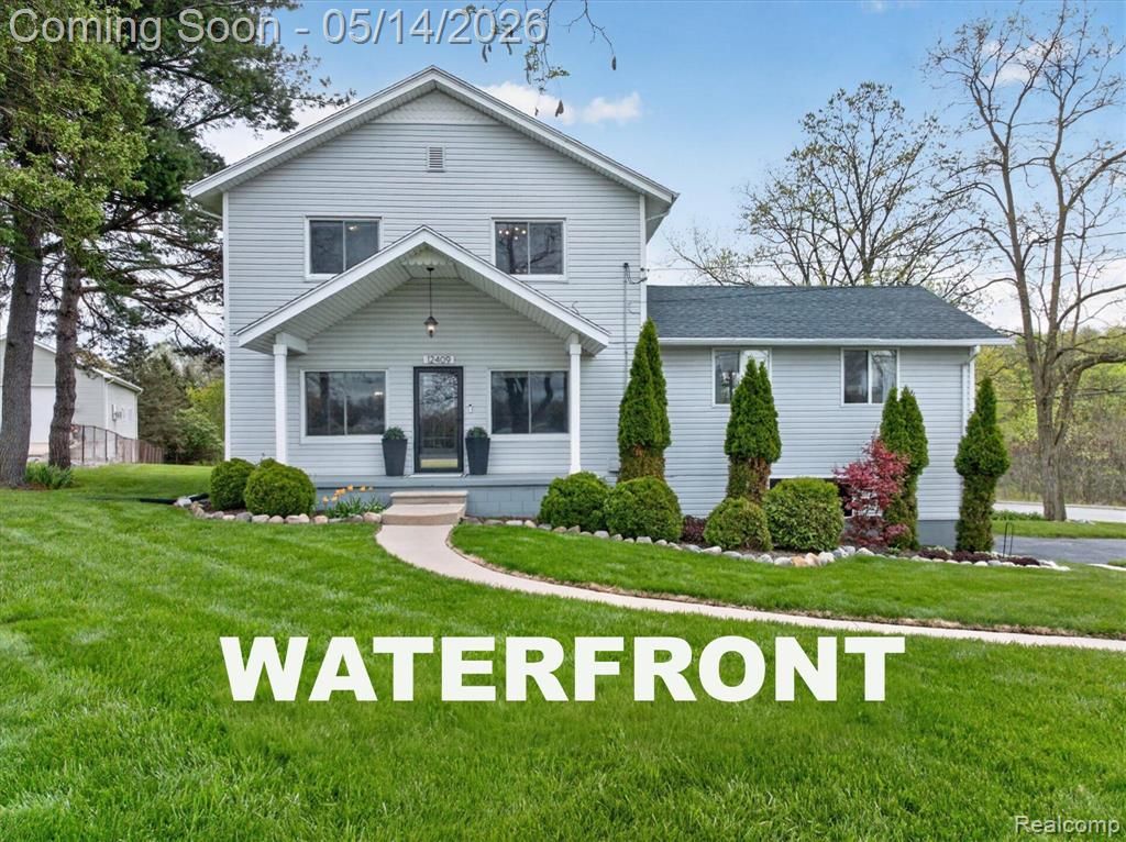 12409 N Fenton Road, Fenton, MI 48430