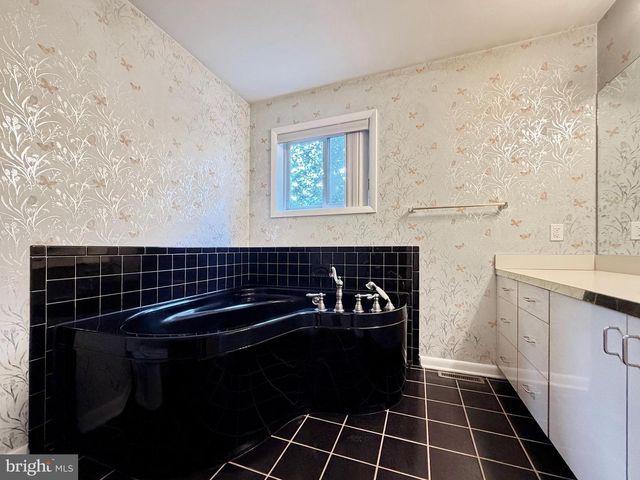 11832 WOLLASTON CIR, Issue, MD 20645
