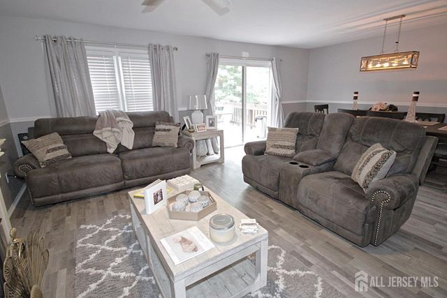 54 Highview Drive, Woodbridge Proper, NJ 07095