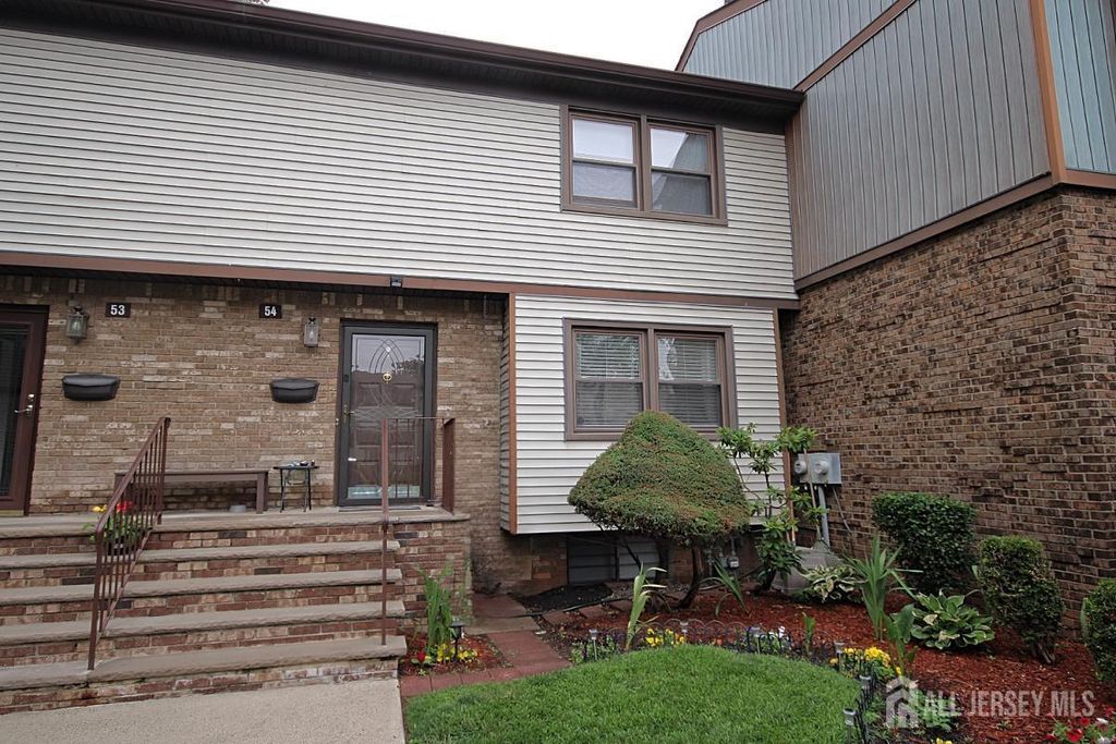 54 Highview Drive, Woodbridge Proper, NJ 07095