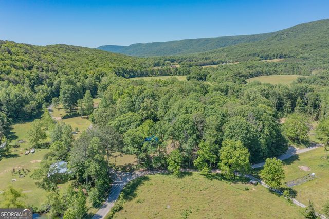 1004 Crow Gap, Chickamauga, GA 30707