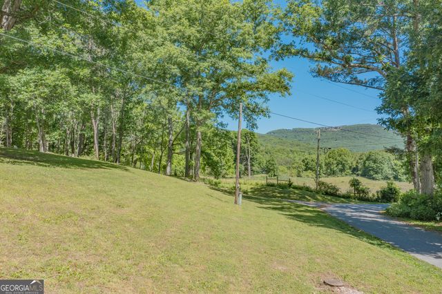 1004 Crow Gap, Chickamauga, GA 30707