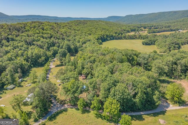 1004 Crow Gap, Chickamauga, GA 30707