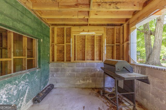 1004 Crow Gap, Chickamauga, GA 30707