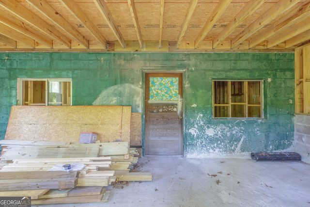 1004 Crow Gap, Chickamauga, GA 30707