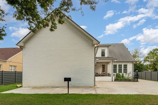 619 W Spring St, Lebanon, TN 37087