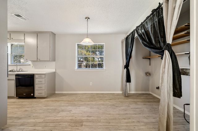 210 Skylark Drive, Azle, TX 76020