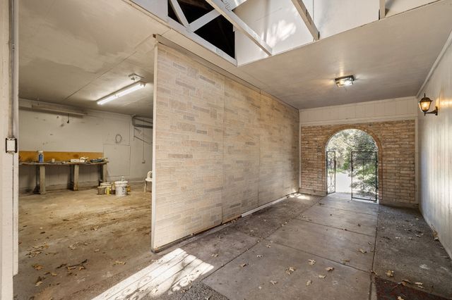 210 Skylark Drive, Azle, TX 76020