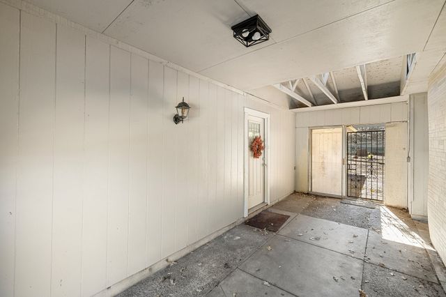 210 Skylark Drive, Azle, TX 76020