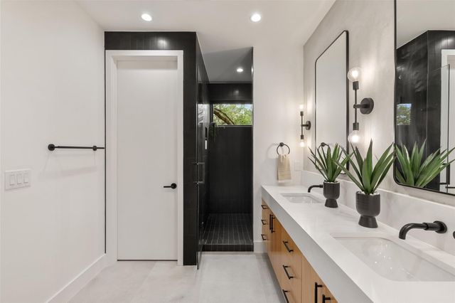 2611 Oak Crest Ave A, Austin, TX 78704