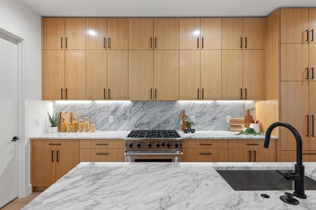 2611 Oak Crest Ave A, Austin, TX 78704