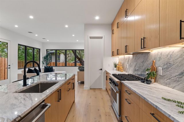 2611 Oak Crest Ave A, Austin, TX 78704