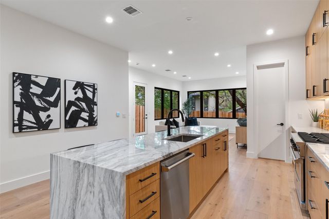 2611 Oak Crest Ave A, Austin, TX 78704