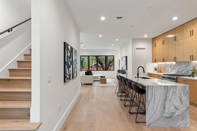 2611 Oak Crest Ave A, Austin, TX 78704