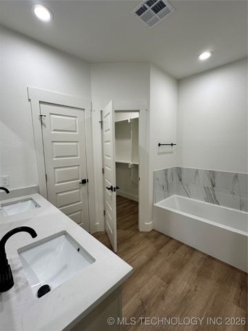 1900 Boxer Lane, Durant, OK 74701