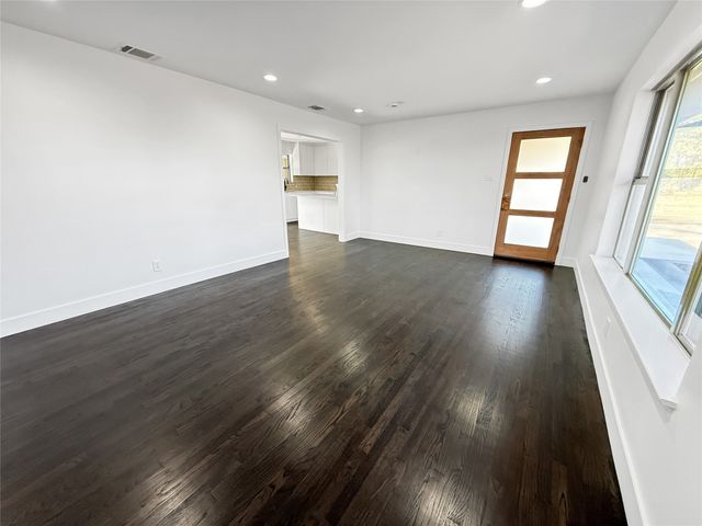 425 Cheshier Road, Lancaster, TX 75146