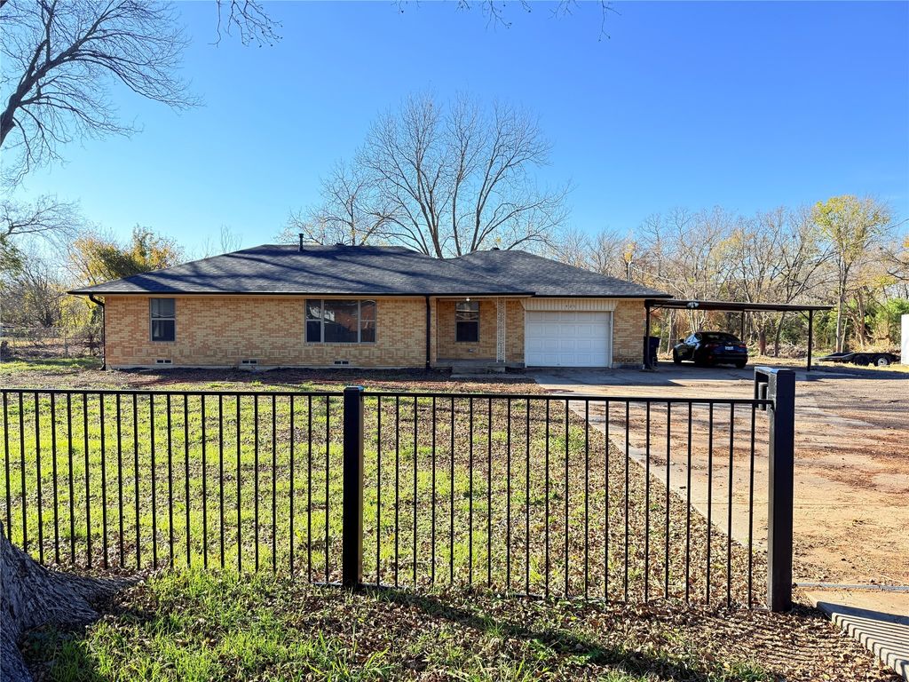 425 Cheshier Road, Lancaster, TX 75146
