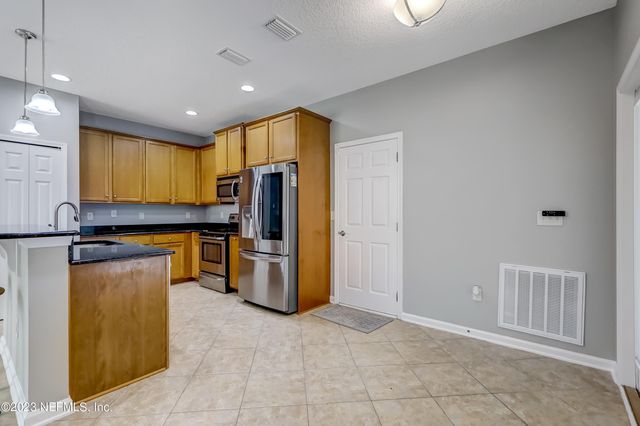 1931 DERRINGER Road, Jacksonville, FL 32225