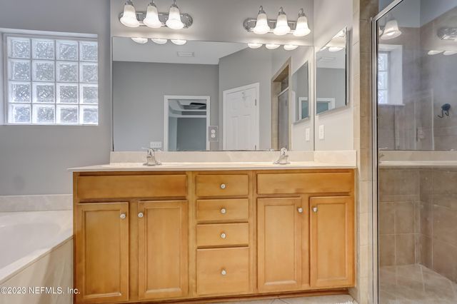 1931 DERRINGER Road, Jacksonville, FL 32225