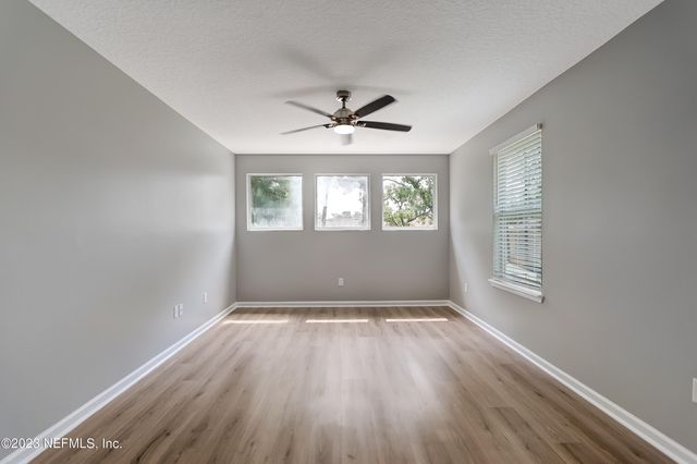 1931 DERRINGER Road, Jacksonville, FL 32225