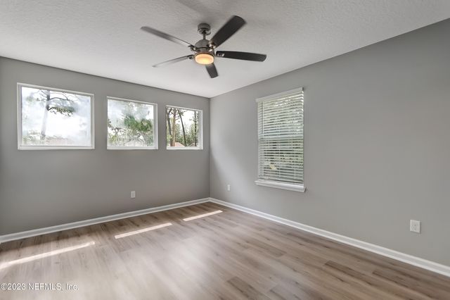 1931 DERRINGER Road, Jacksonville, FL 32225