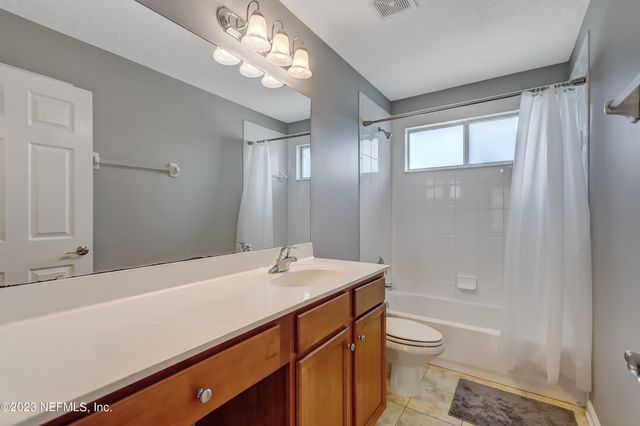 1931 DERRINGER Road, Jacksonville, FL 32225