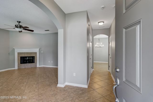 1931 DERRINGER Road, Jacksonville, FL 32225