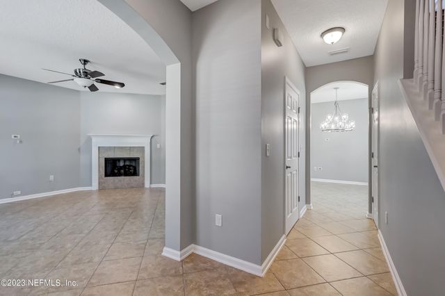 1931 DERRINGER Road, Jacksonville, FL 32225