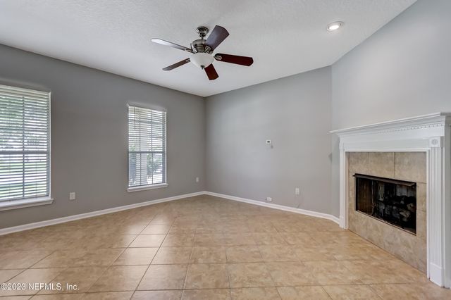 1931 DERRINGER Road, Jacksonville, FL 32225