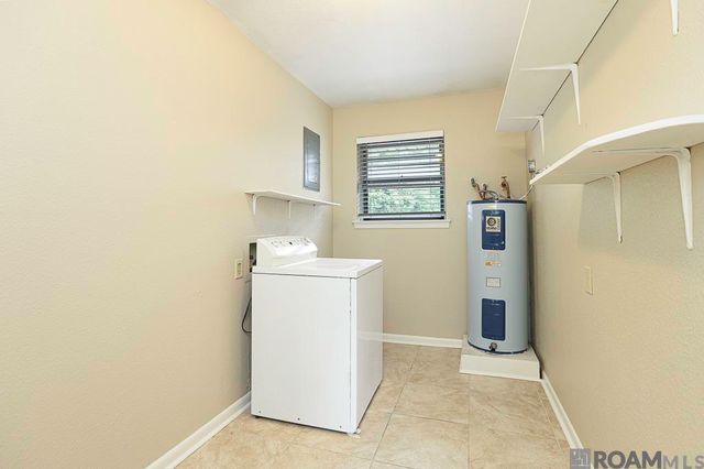 12345 E Robin Hood Dr, Baton Rouge, LA 70815