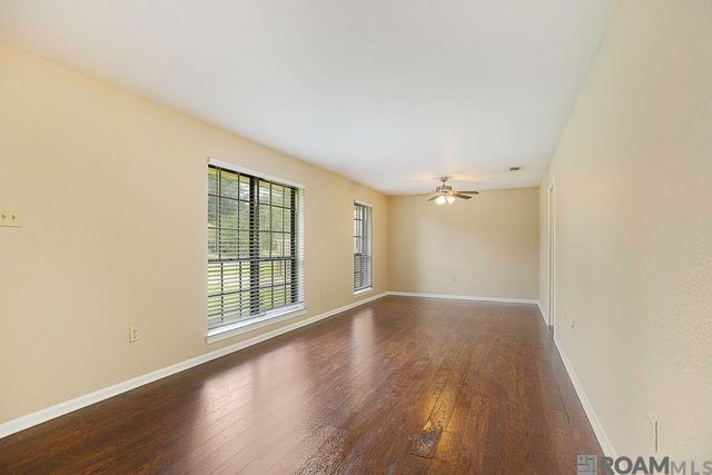 12345 E Robin Hood Dr, Baton Rouge, LA 70815
