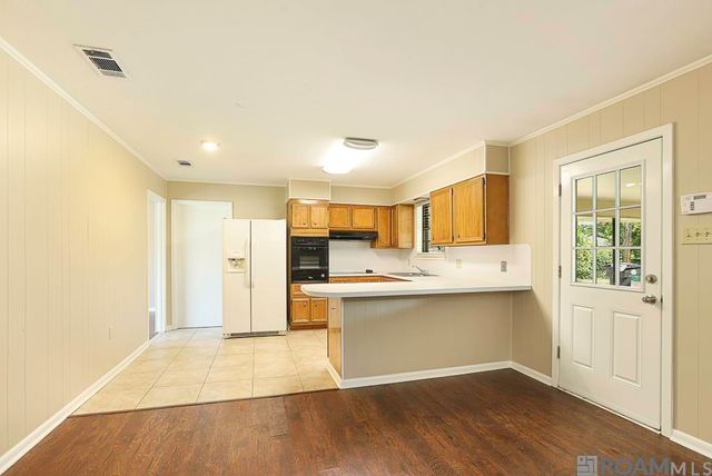 12345 E Robin Hood Dr, Baton Rouge, LA 70815
