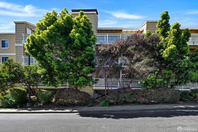 306 Oak Court, Daly City, CA 94014