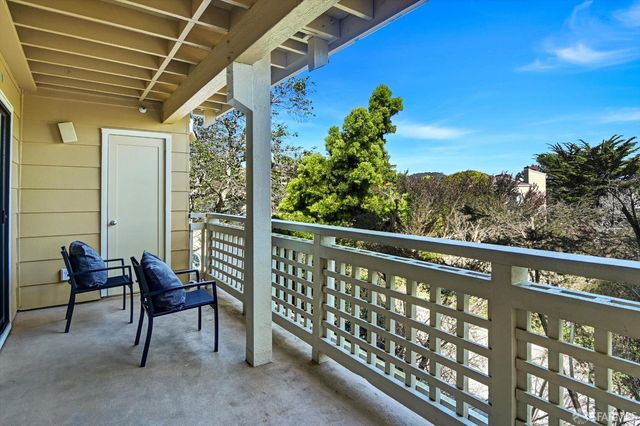 306 Oak Court, Daly City, CA 94014