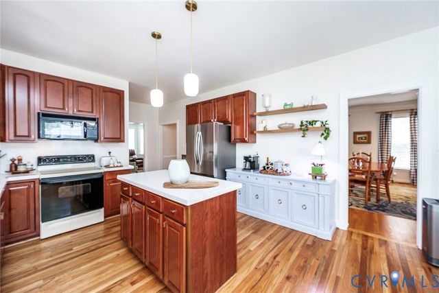 3312 White Chimneys Ct, Glen Allen, VA 23060