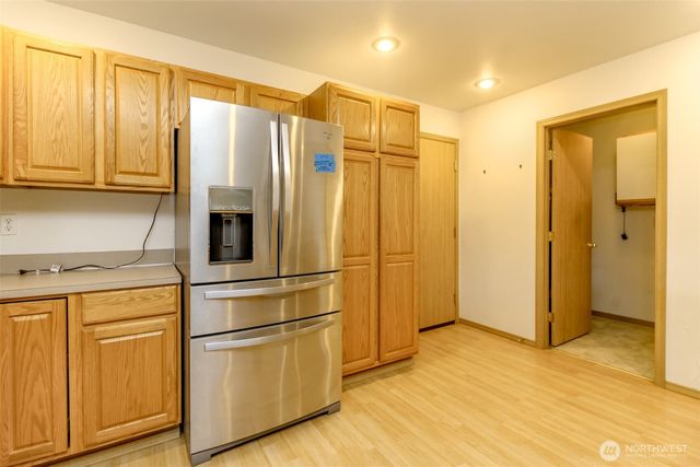 12101 30th St E, Edgewood, WA 98372