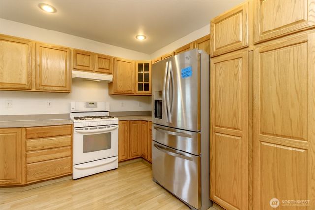 12101 30th St E, Edgewood, WA 98372